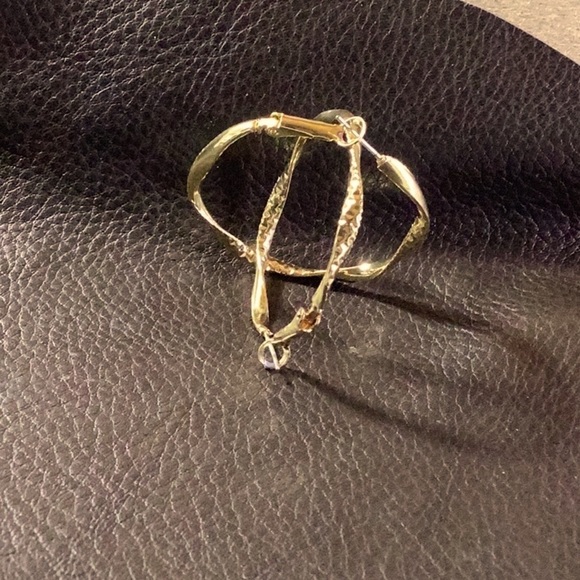 18K Gold Twisted Hammered Hoop Earrings - Picture 3 of 3